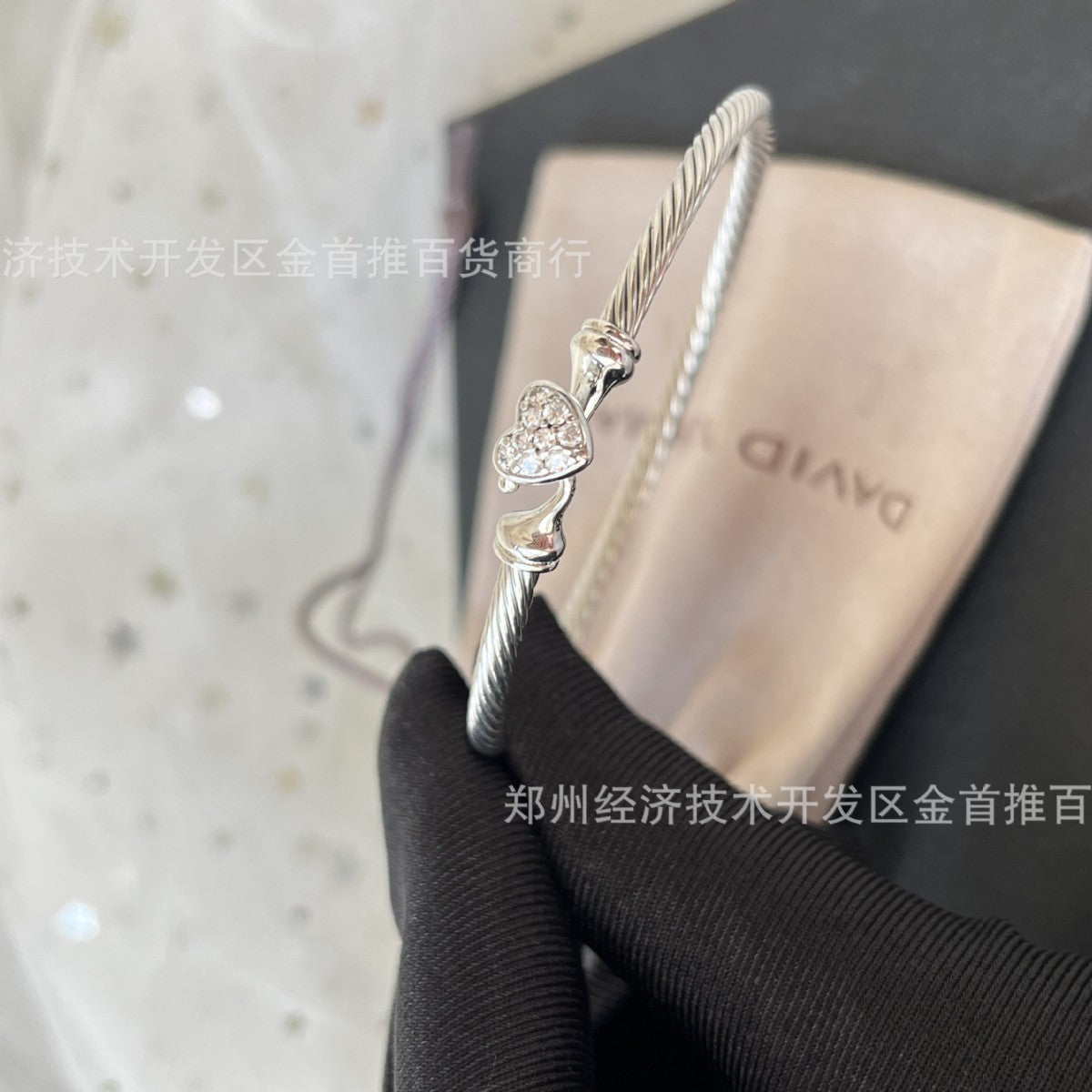 Dav1d yurman 3mm bangles with heart lock