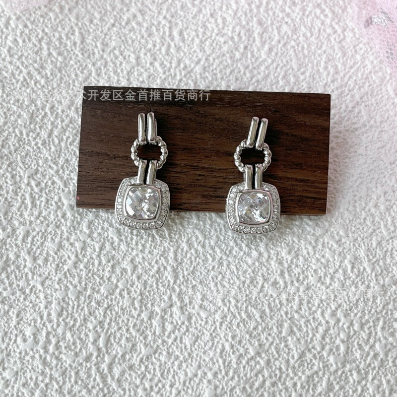 David yurm2n earrings with different crystal